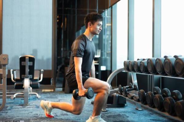 九龙山体育馆游泳培训班报名详情(图1)